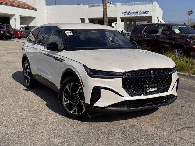 2025 Lincoln Nautilus - Image 2 of 12