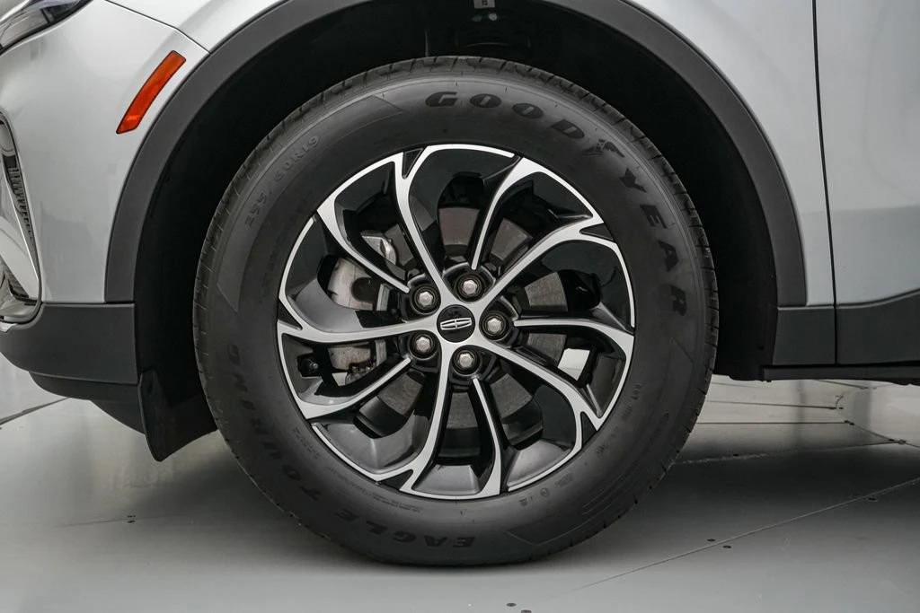 2025 Lincoln Nautilus - Image 11 of 31