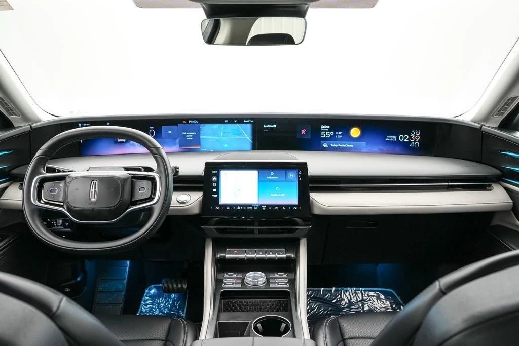 2025 Lincoln Nautilus - Image 17 of 31