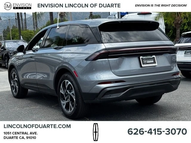 2025 Lincoln Nautilus - Image 8 of 12