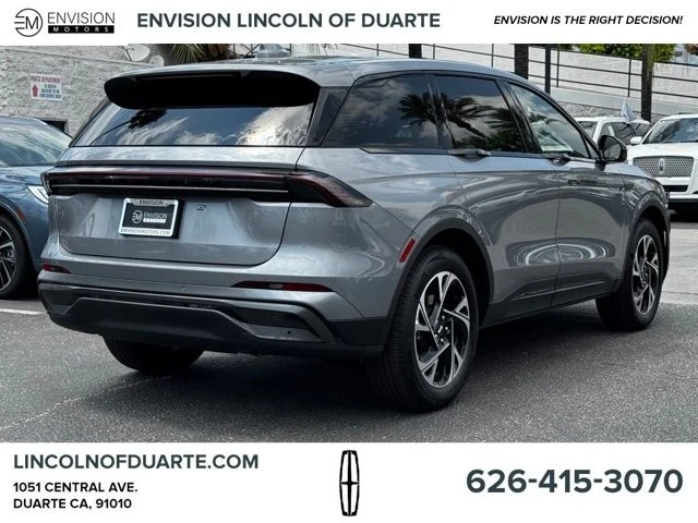 2025 Lincoln Nautilus - Image 10 of 12