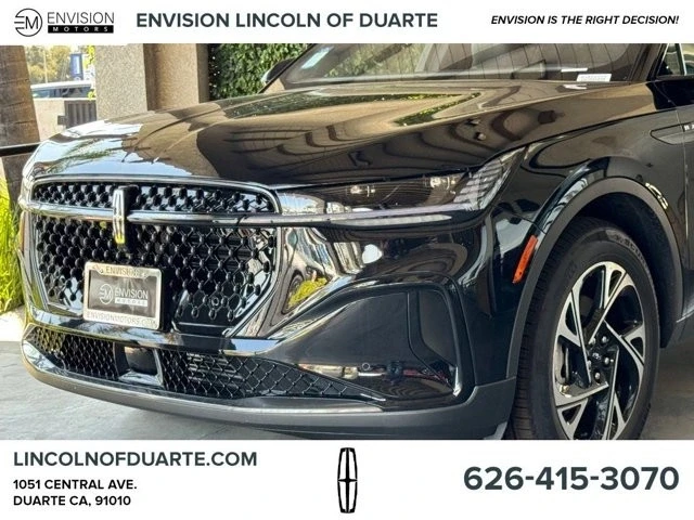 2025 Lincoln Nautilus - Image 2 of 12