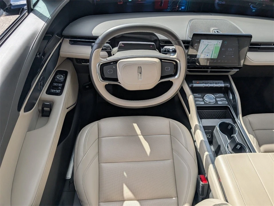 2025 Lincoln Nautilus - Image 14 of 21