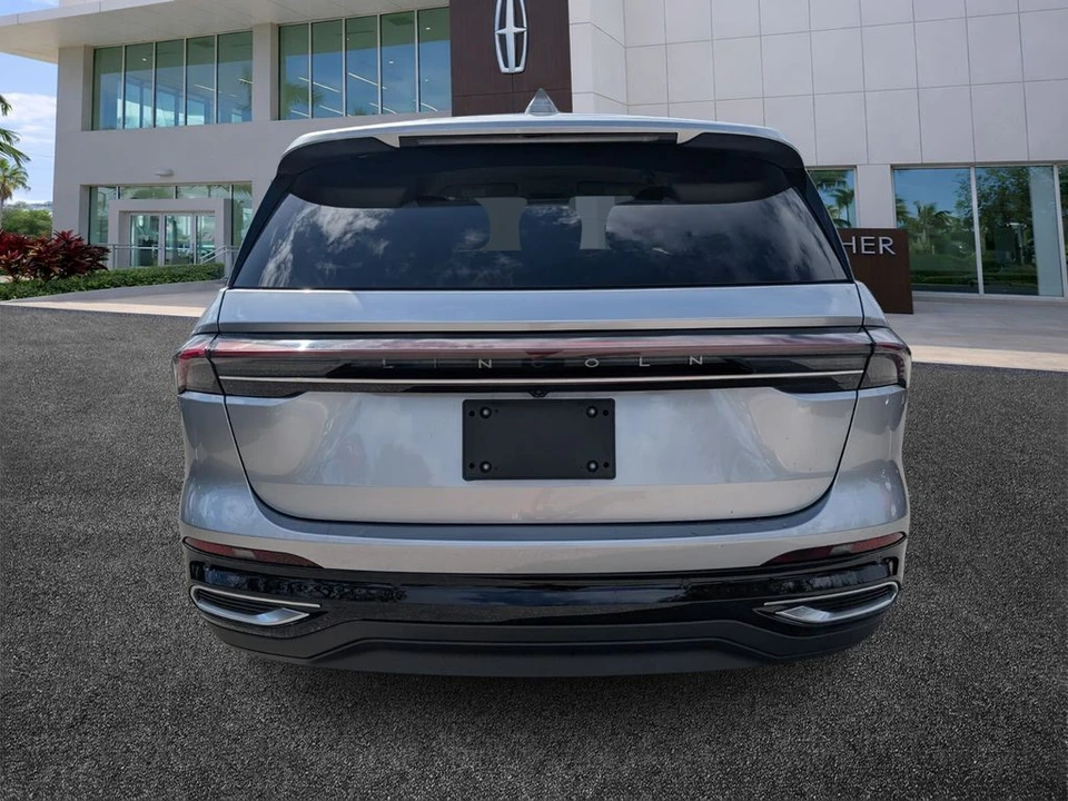 2025 Lincoln Nautilus - Image 6 of 12