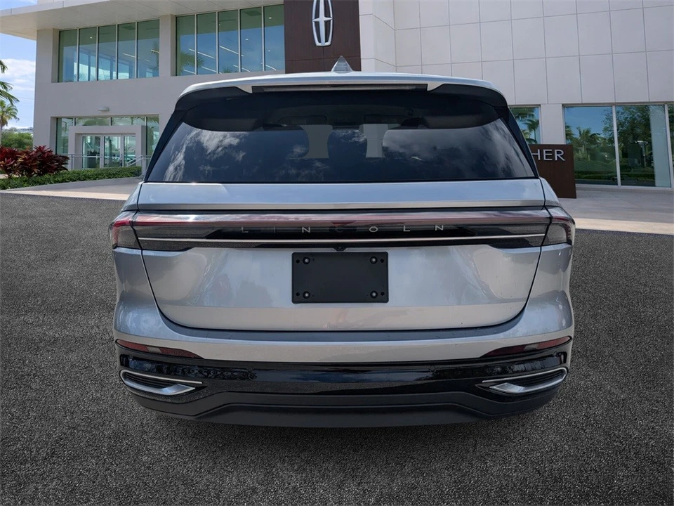 2025 Lincoln Nautilus - Image 6 of 12