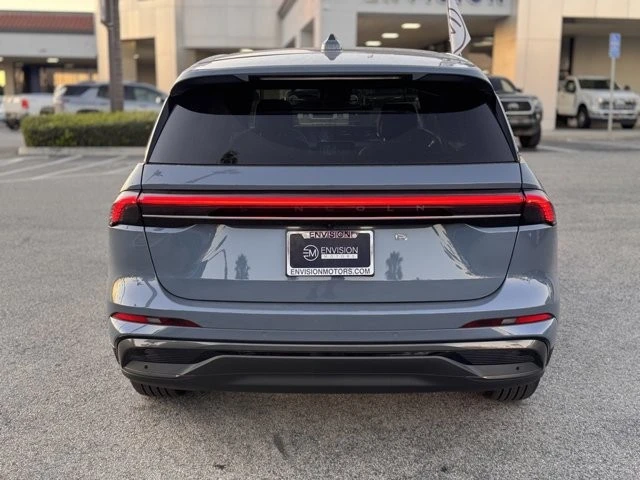 2025 Lincoln Nautilus - Image 11 of 12