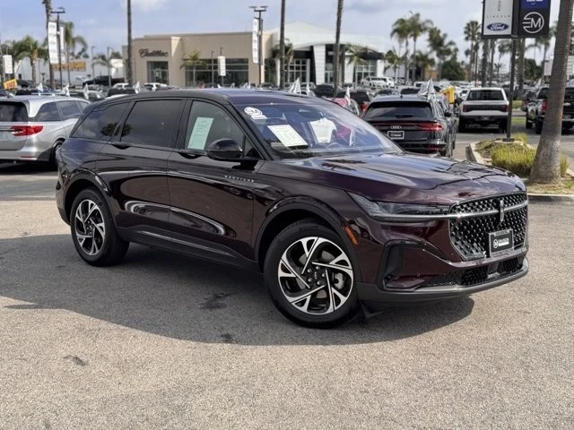 2025 Lincoln Nautilus - Image 2 of 12