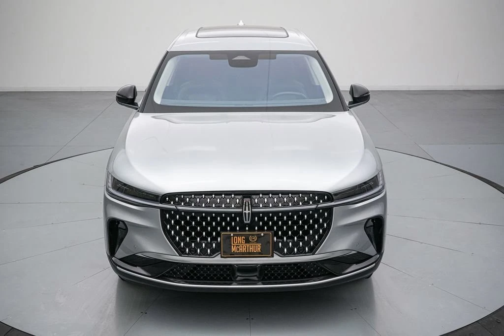 2025 Lincoln Nautilus - Image 10 of 21