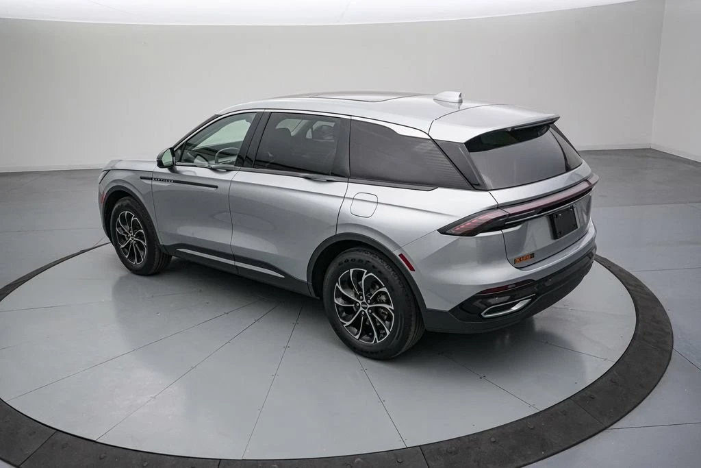 2025 Lincoln Nautilus - Image 7 of 21
