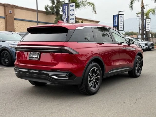 2025 Lincoln Nautilus - Image 10 of 12