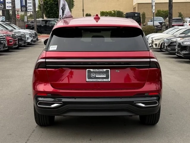 2025 Lincoln Nautilus - Image 8 of 12