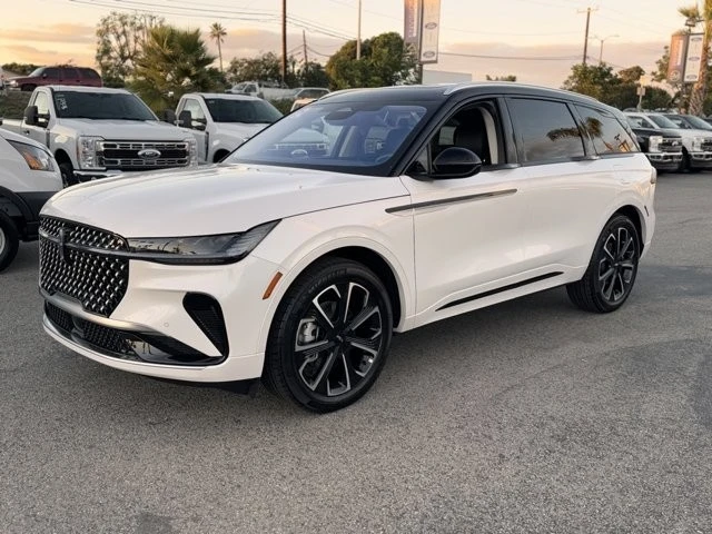 2025 Lincoln Nautilus - Image 7 of 12