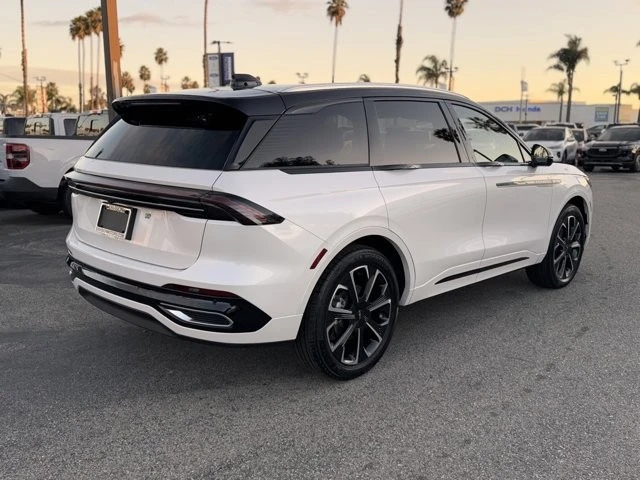 2025 Lincoln Nautilus - Image 12 of 12