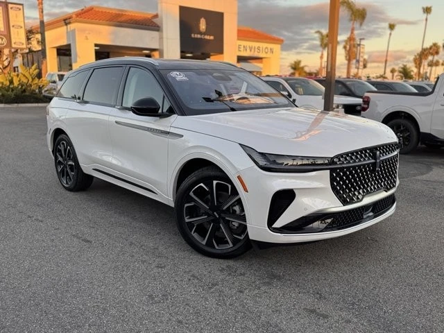 2025 Lincoln Nautilus - Image 2 of 12