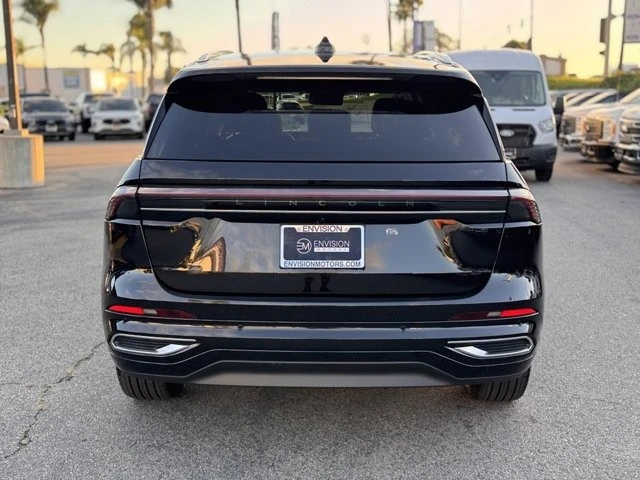 2025 Lincoln Nautilus - Image 11 of 12