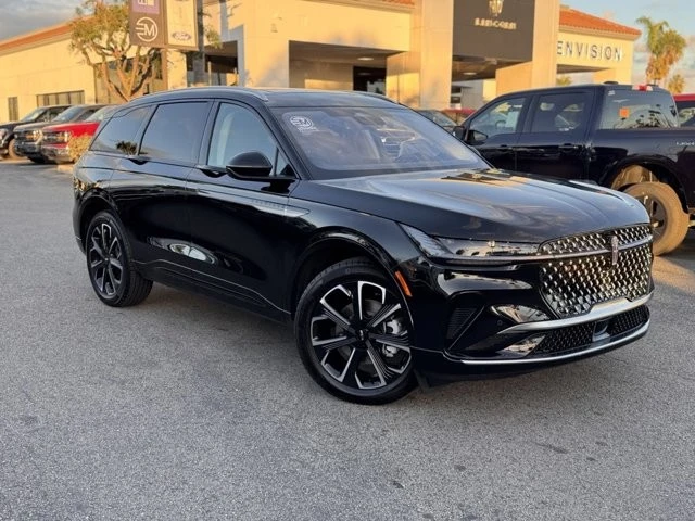 2025 Lincoln Nautilus - Image 2 of 12