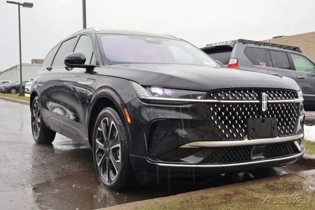 2025 Lincoln Nautilus - Image 3 of 14