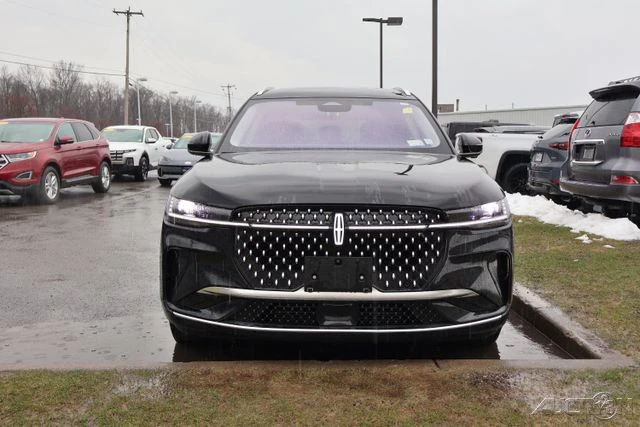 2025 Lincoln Nautilus - Image 2 of 14