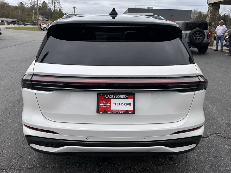 2025 Lincoln Nautilus - Image 7 of 21