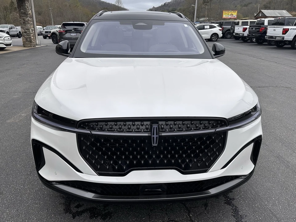 2025 Lincoln Nautilus - Image 3 of 21