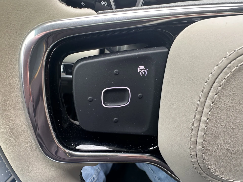 2025 Lincoln Nautilus - Image 21 of 21