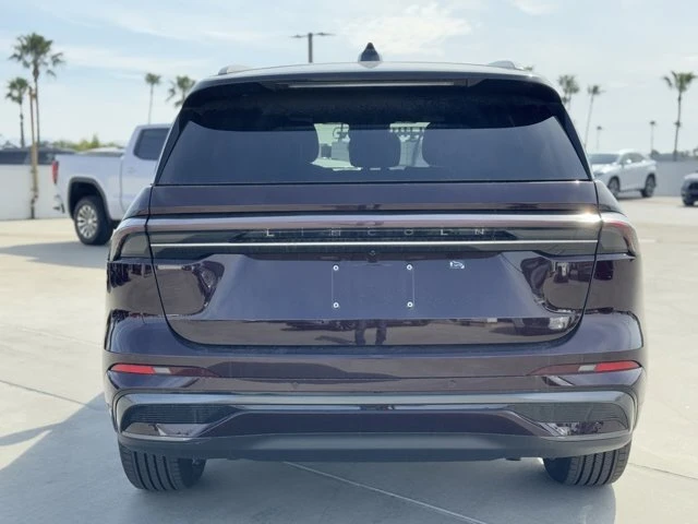2025 Lincoln Nautilus - Image 10 of 12