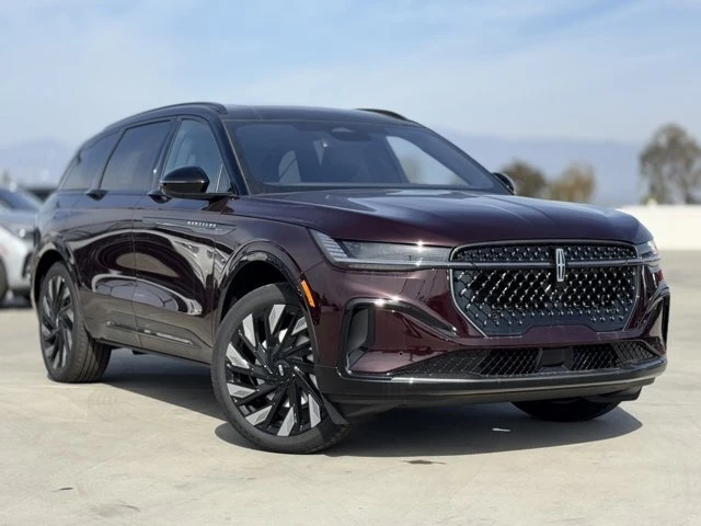 2025 Lincoln Nautilus - Image 2 of 12