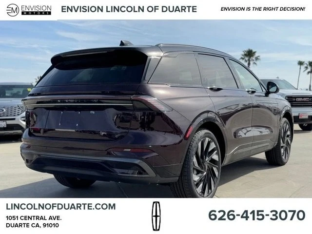 2025 Lincoln Nautilus - Image 10 of 12