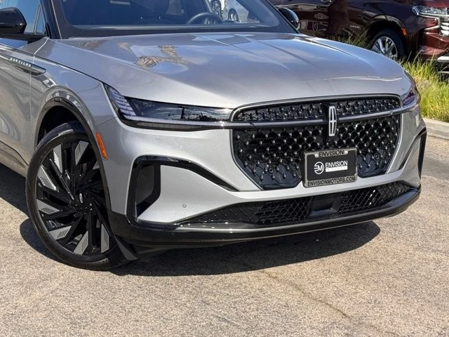 2025 Lincoln Nautilus - Image 3 of 31