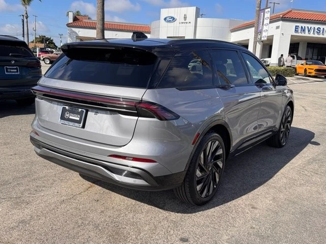 2025 Lincoln Nautilus - Image 12 of 31