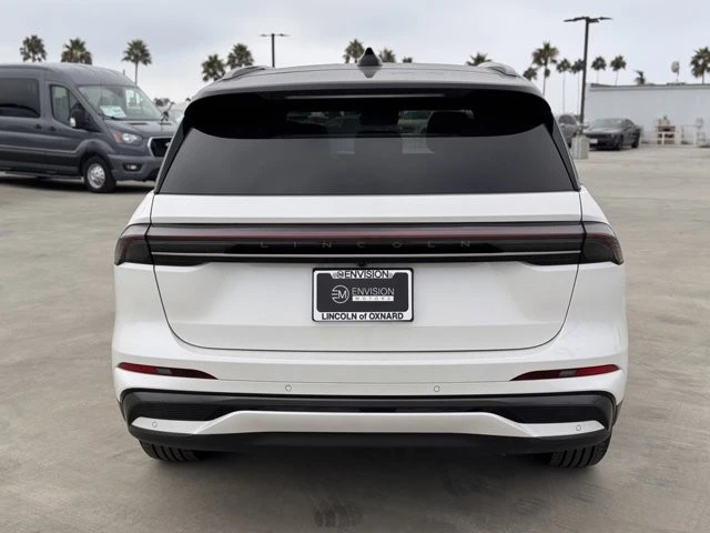 2025 Lincoln Nautilus - Image 11 of 12