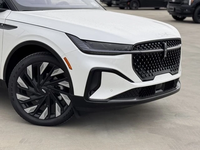 2025 Lincoln Nautilus - Image 3 of 12