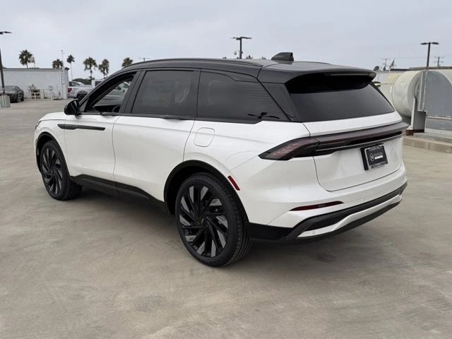 2025 Lincoln Nautilus - Image 10 of 12