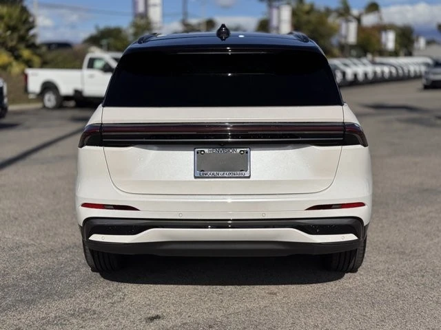 2025 Lincoln Nautilus - Image 11 of 12