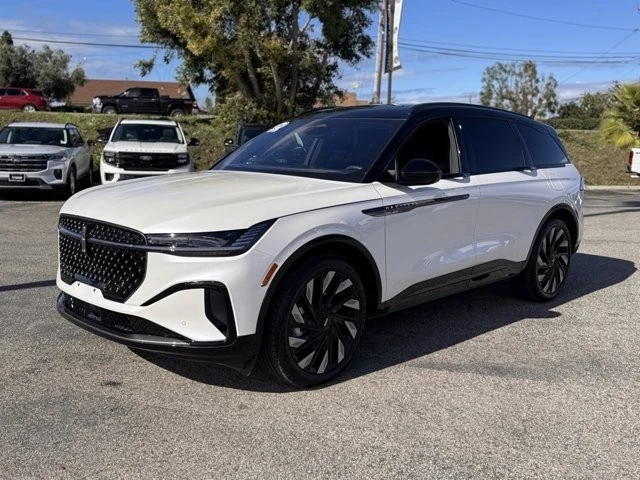 2025 Lincoln Nautilus - Image 7 of 12