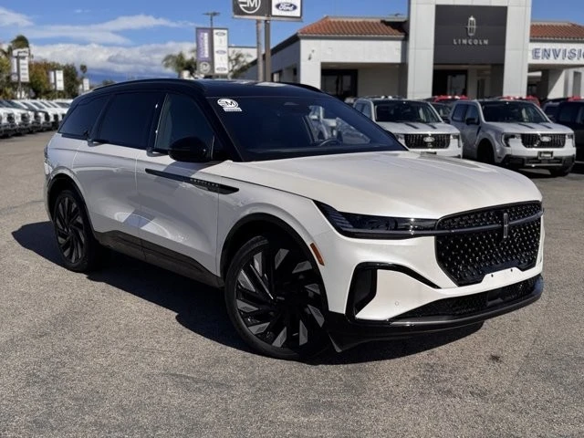 2025 Lincoln Nautilus - Image 2 of 12