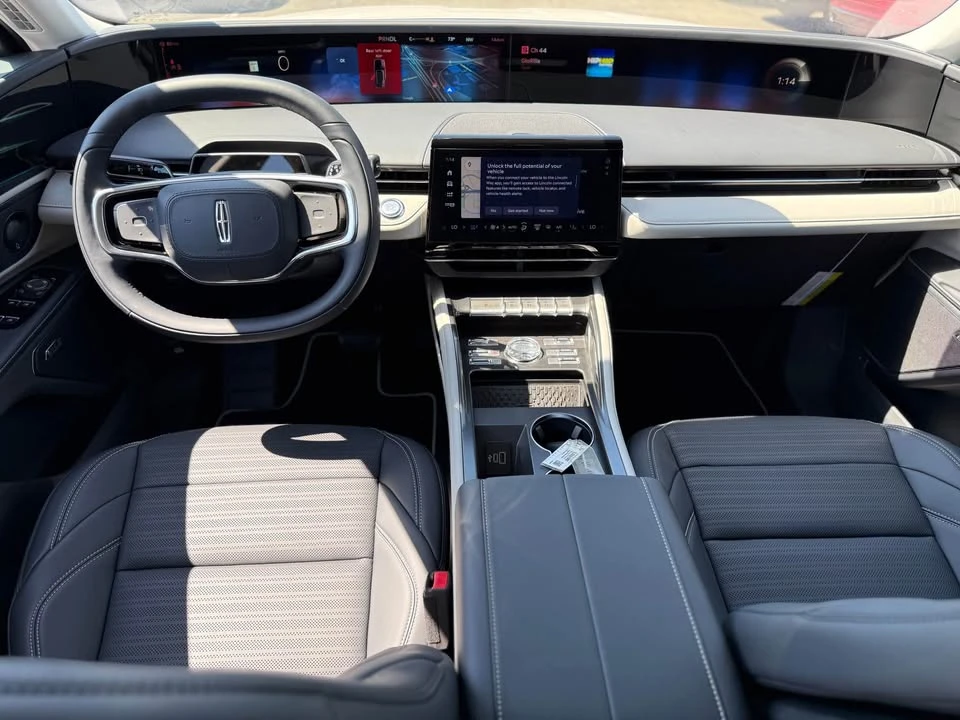 2025 Lincoln Nautilus - Image 3 of 4