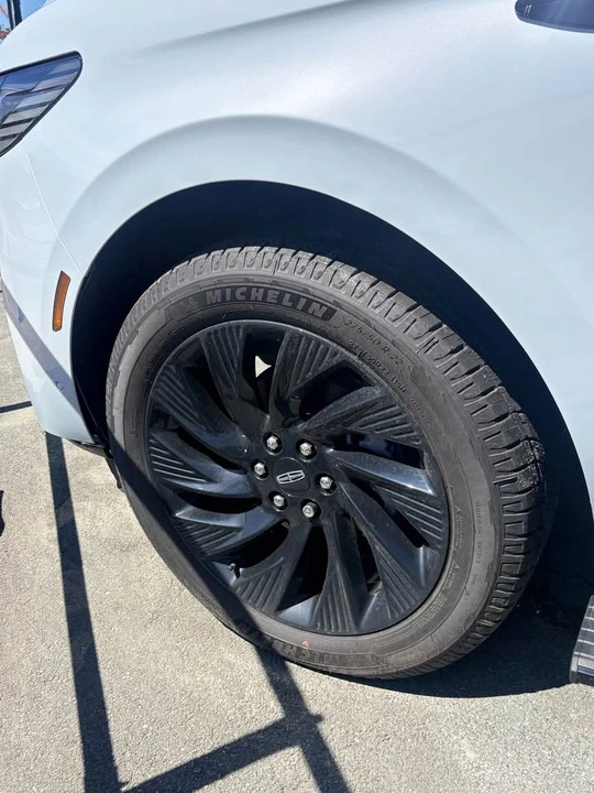 2025 Lincoln Navigator 4th Gen - Image 4 of 10