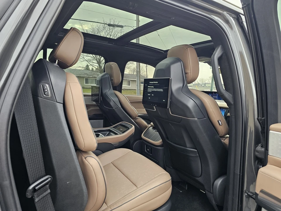 2025 Lincoln Navigator 4th Gen - Image 8 of 21