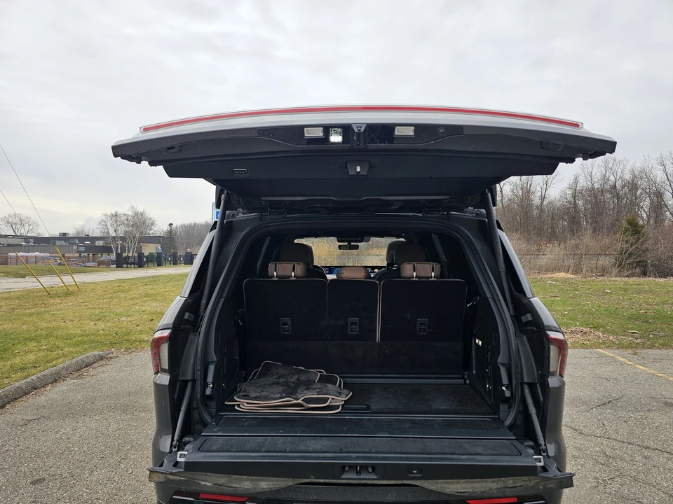2025 Lincoln Navigator 4th Gen - Image 14 of 21