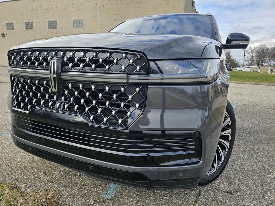 2025 Lincoln Navigator 4th Gen - Image 2 of 21