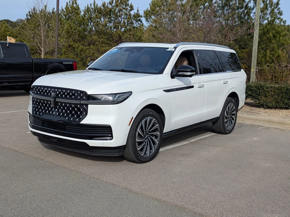 2025 Lincoln Navigator 4th Gen - Image 8 of 12