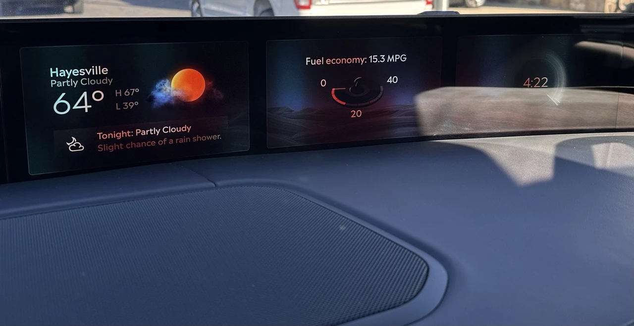 2025 Lincoln Navigator 4th Gen - Image 28 of 31