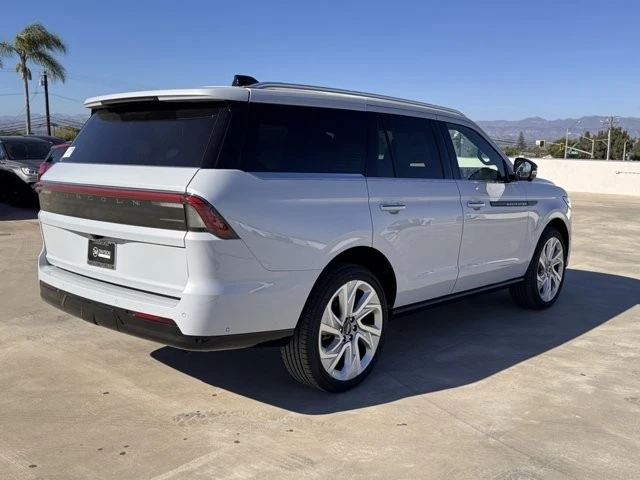2025 Lincoln Navigator 4th Gen - Image 12 of 12