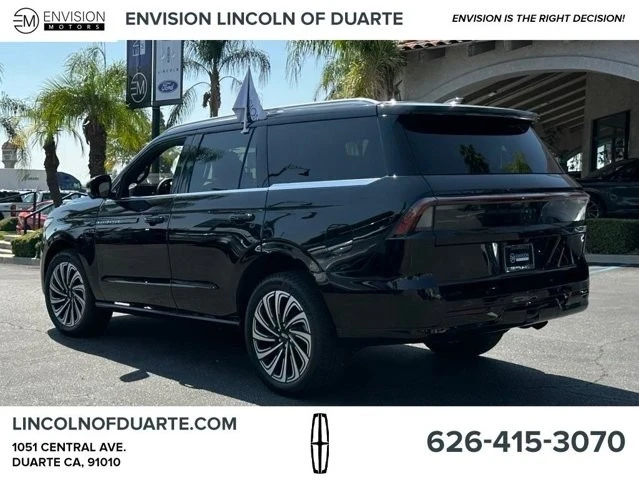 2025 Lincoln Navigator 4th Gen - Image 5 of 12