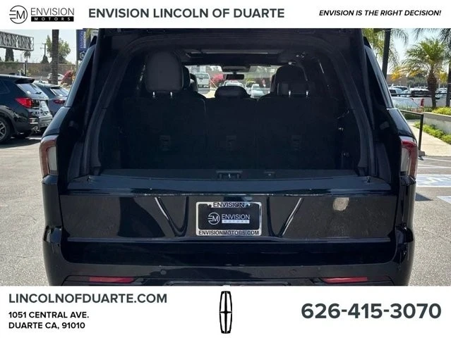2025 Lincoln Navigator 4th Gen - Image 8 of 12