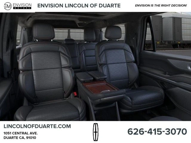 2025 Lincoln Navigator 4th Gen - Image 9 of 12