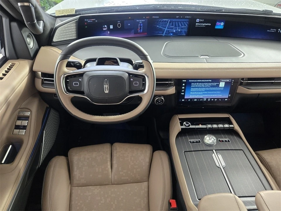 2025 Lincoln Navigator 4th Gen - Image 12 of 21