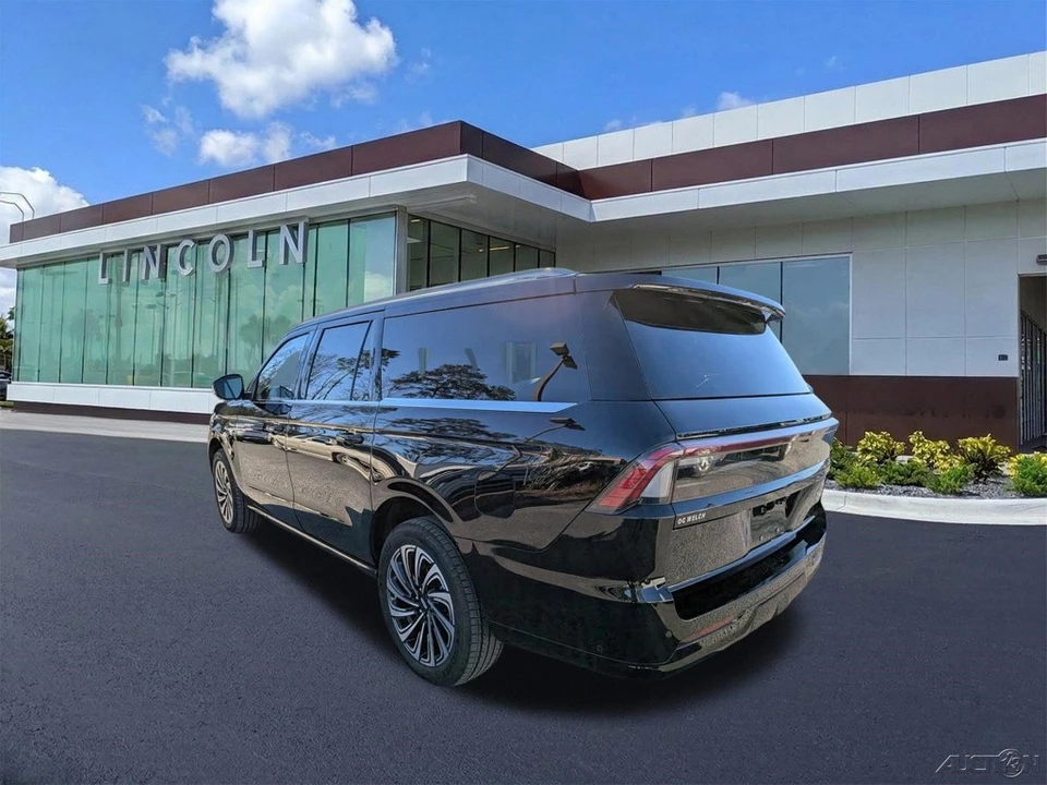 2025 Lincoln Navigator 4th Gen - Image 6 of 21
