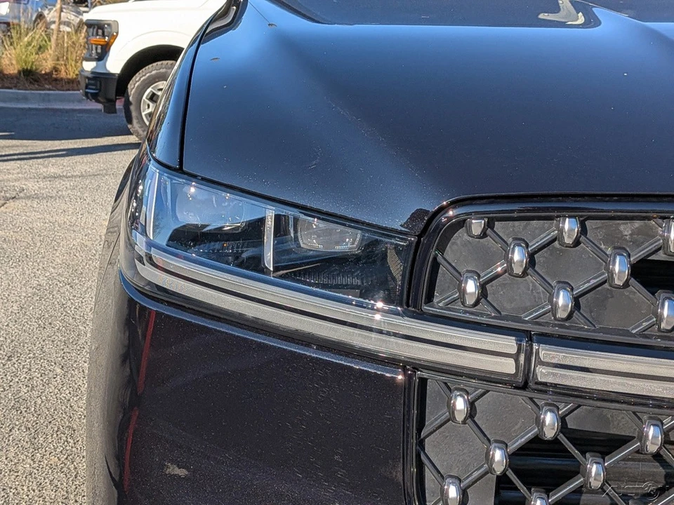 2025 Lincoln Navigator 4th Gen - Image 11 of 21